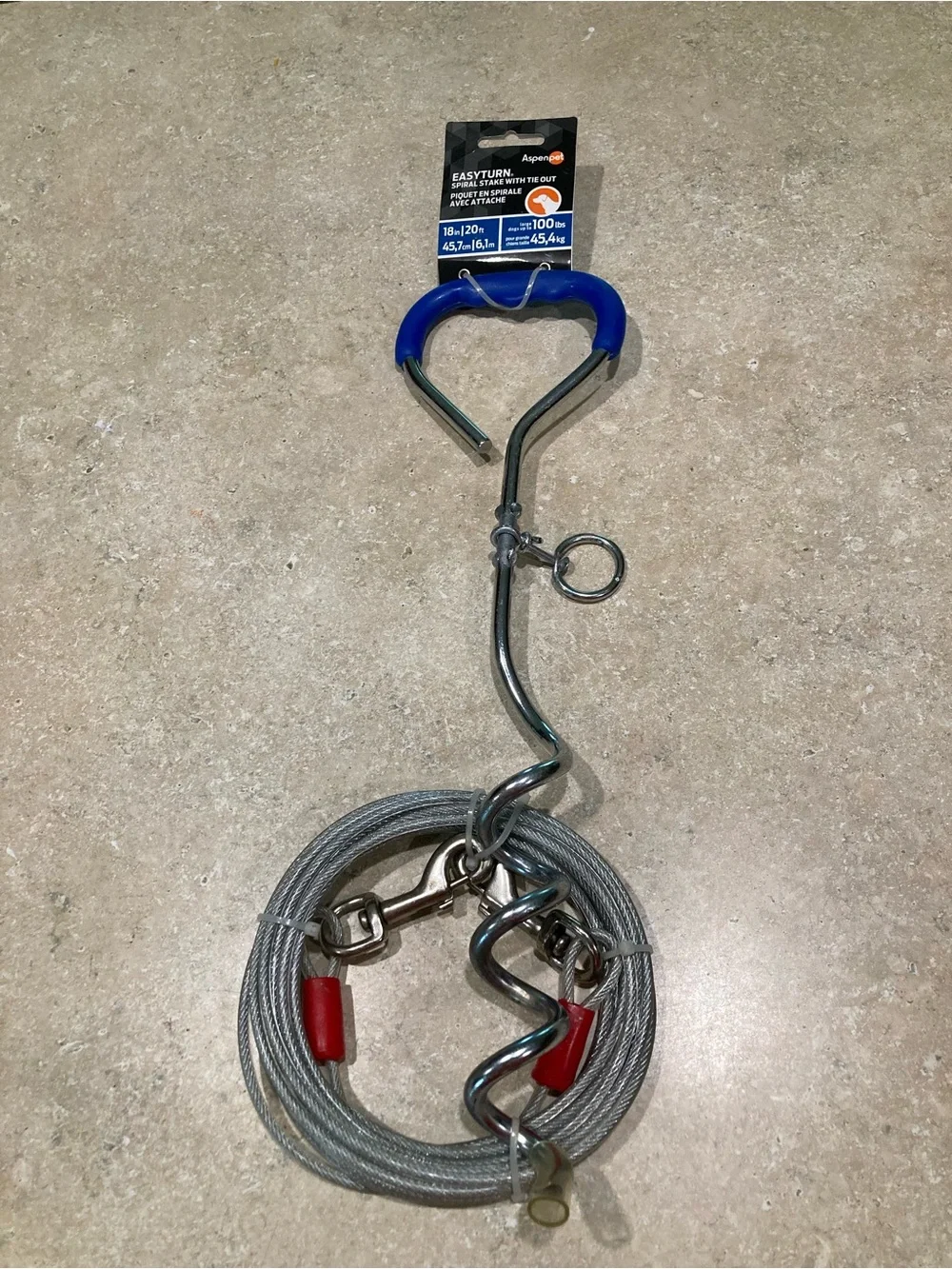 EasyTurn Steel Cable Tie-Out with Blue Handle